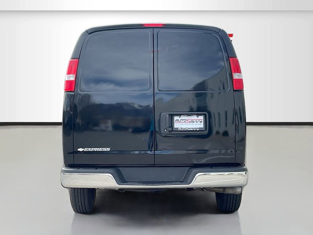 Used 2024 Chevrolet Express 2500 w/ Driver Convenience Package image 6
