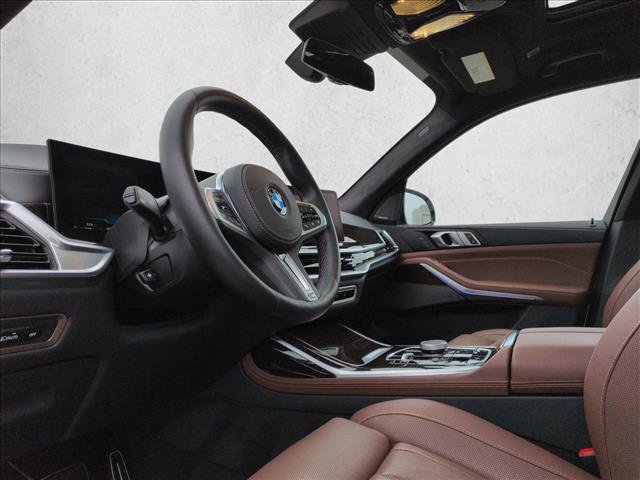 Used 2024 BMW X7 M60i image 10