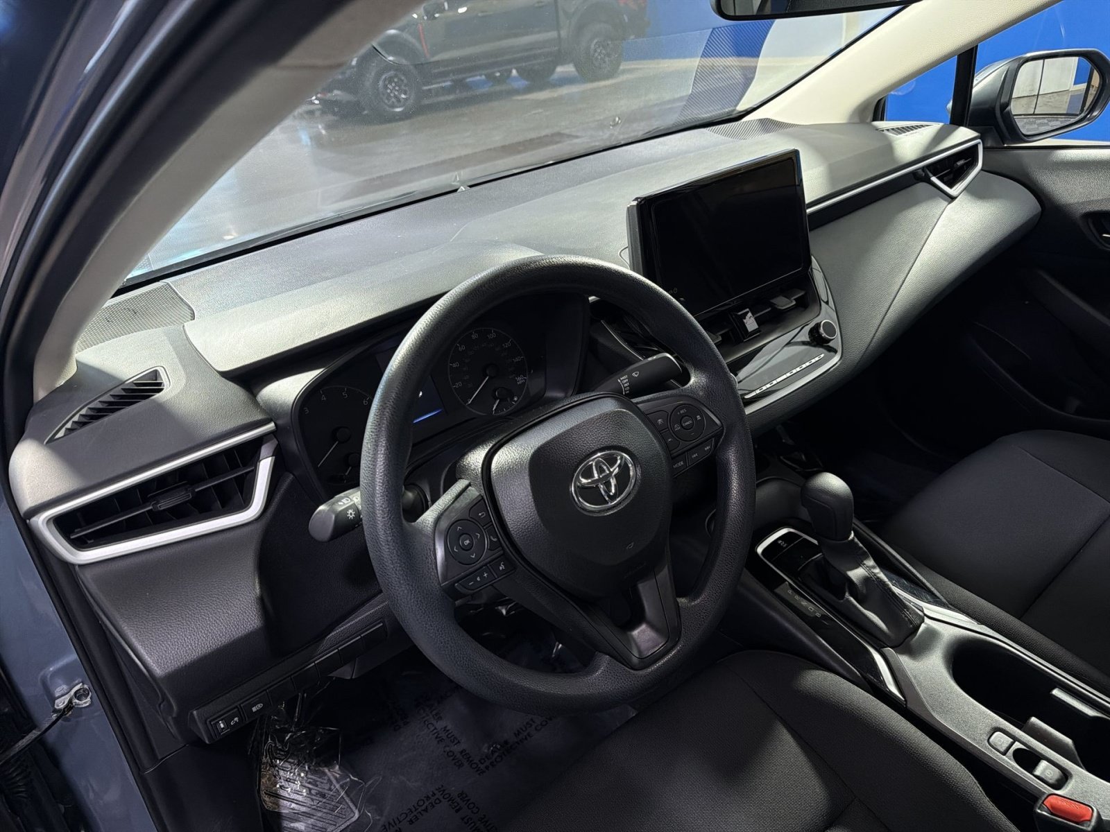 Used 2025 Toyota Corolla LE FWD image 18