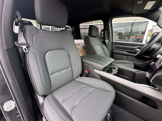 New 2026 RAM 1500 4x4 Crew Cab image 31