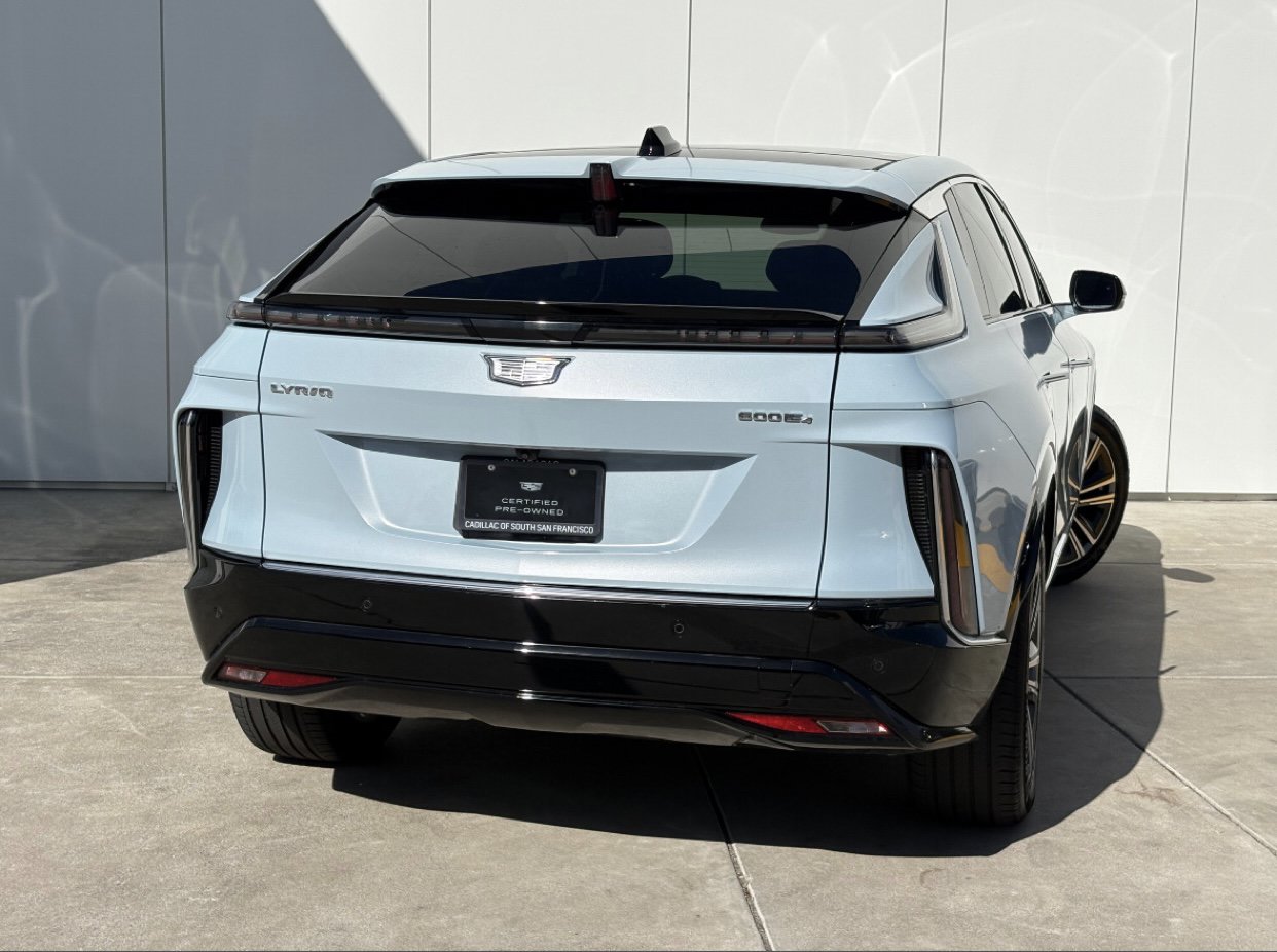 Certified 2024 Cadillac Lyriq Luxury AWD/4WD image 6