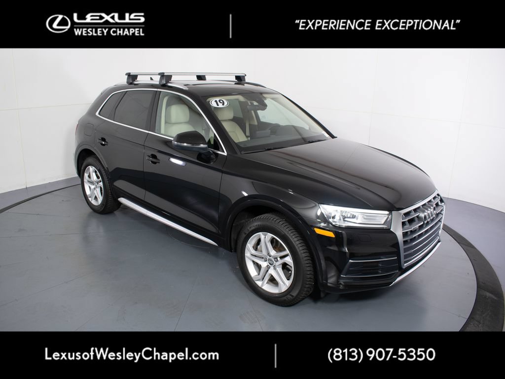 Used 2019 Audi Q5 2.0T Premium w/ Convenience Package AWD/4WD image 2