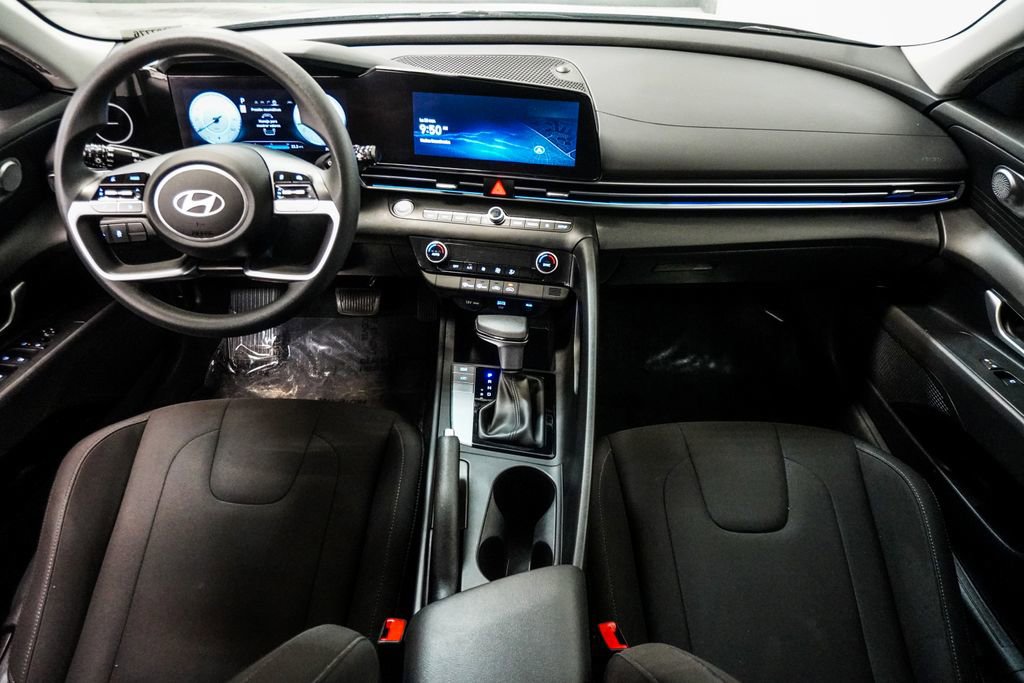 Used 2024 Hyundai Elantra SEL FWD image 11