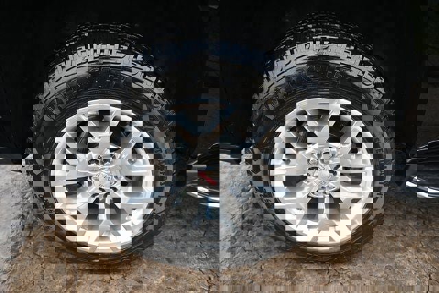 Used 2019 GMC Yukon SLT w/ Open Road Package image 12