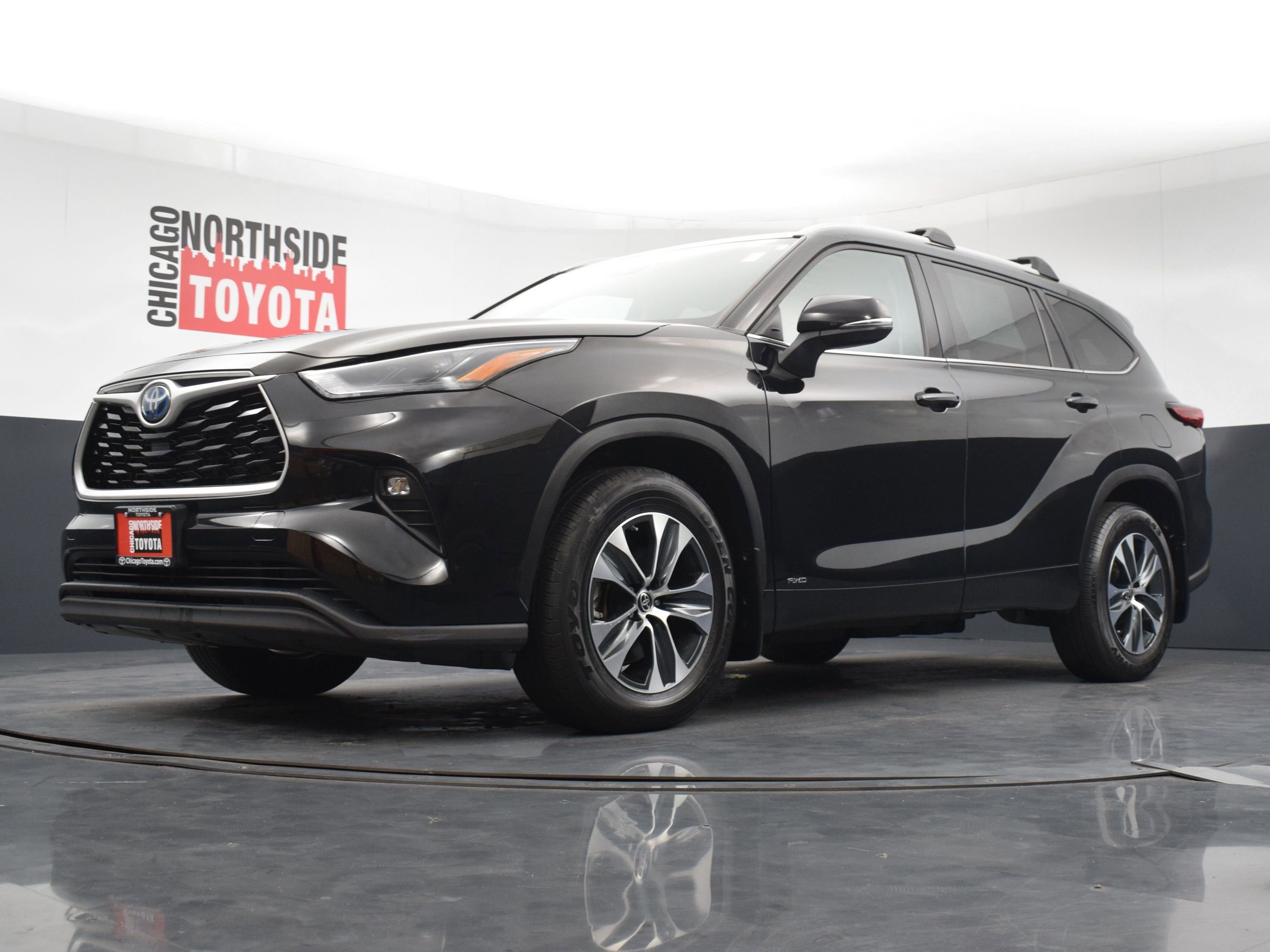 Used 2022 Toyota Highlander XLE AWD/4WD image 36