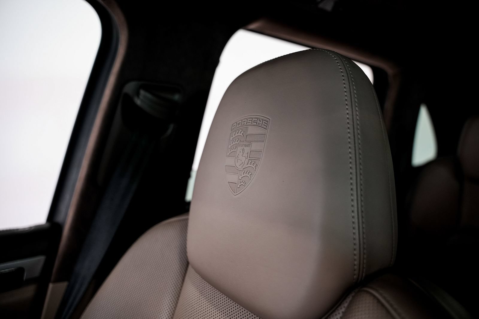 Used 2013 Porsche Cayenne Turbo AWD/4WD image 18