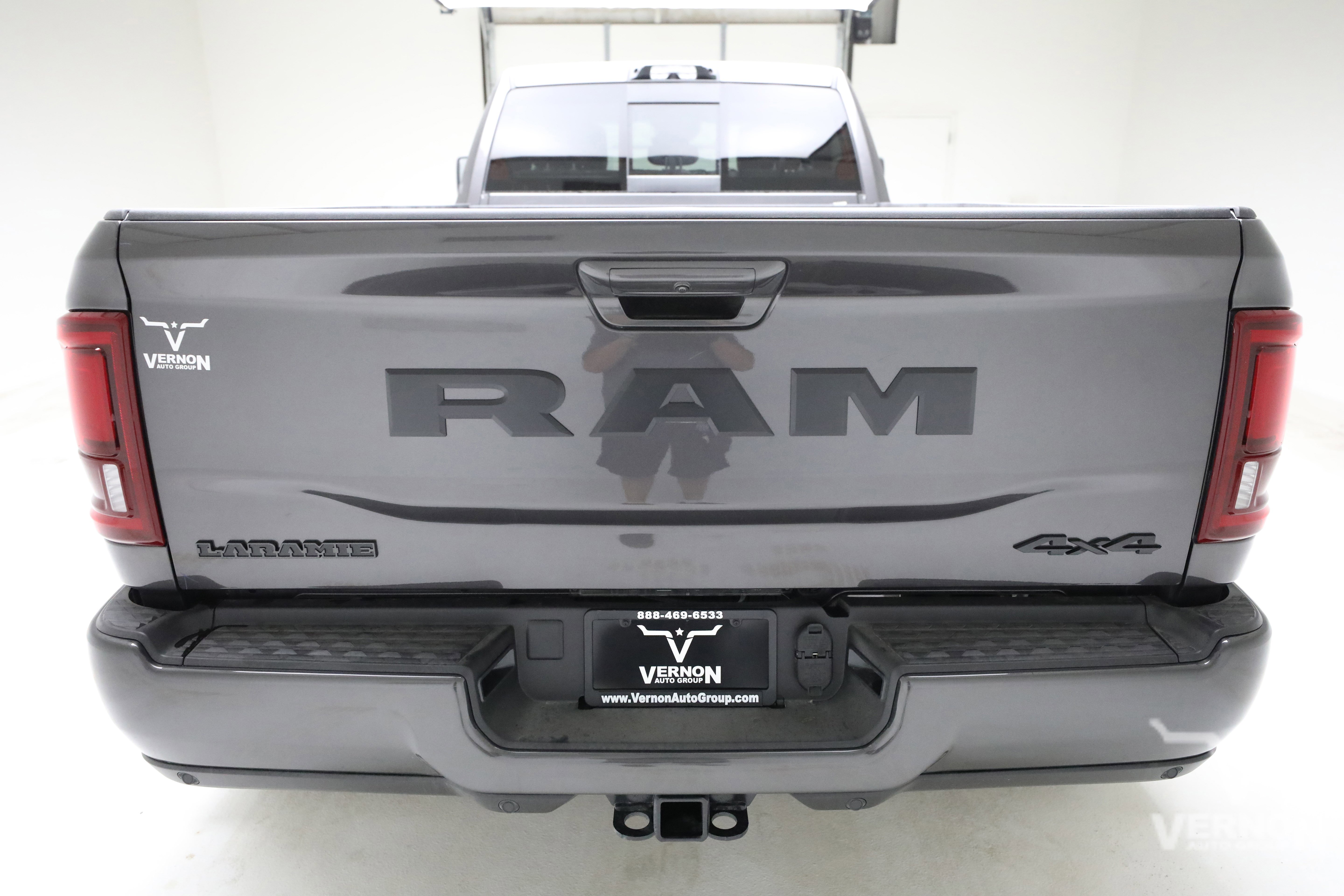 New 2026 RAM 3500 Laramie AWD/4WD image 4