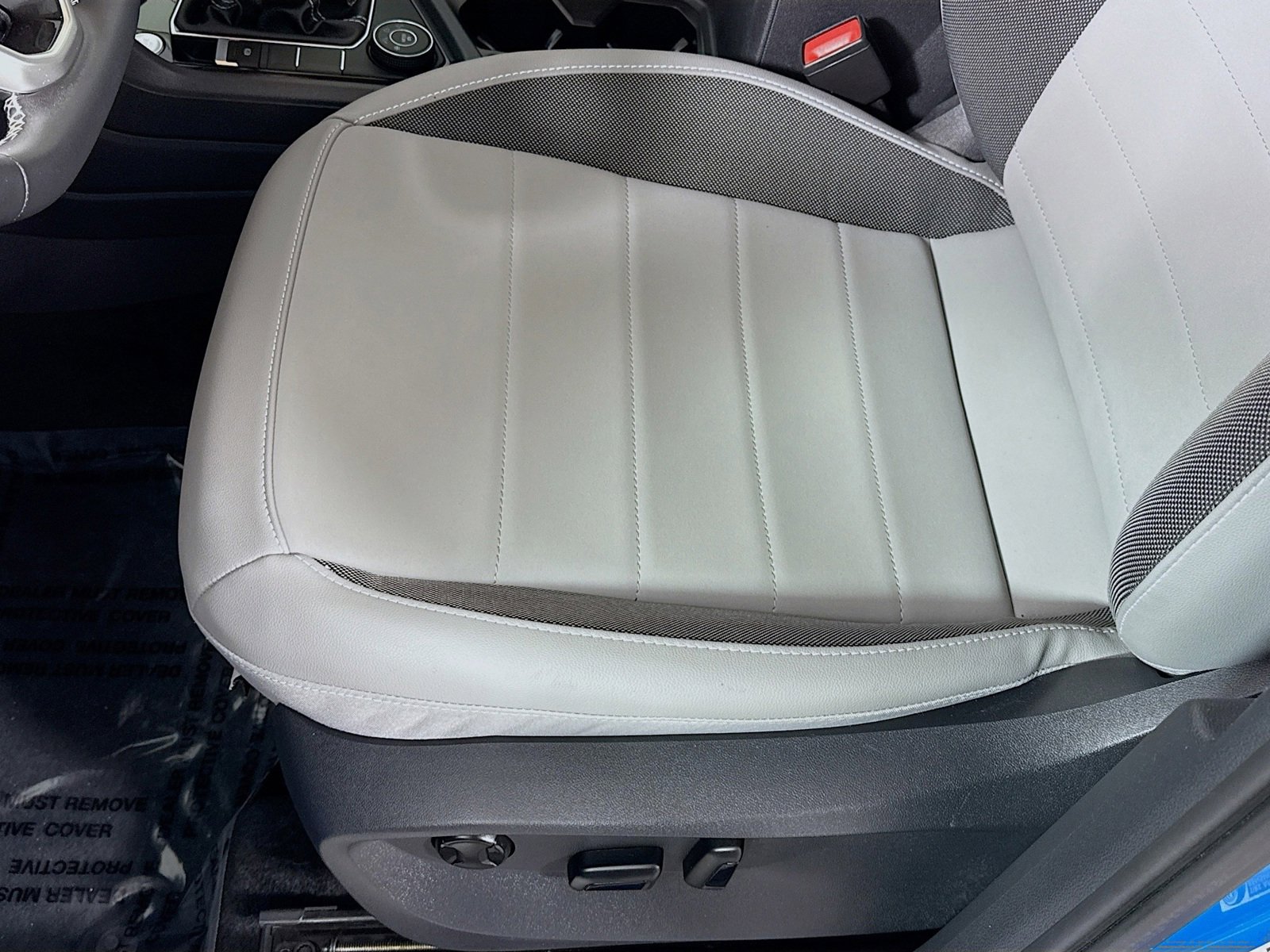 Certified 2023 Volkswagen Taos SE image 12