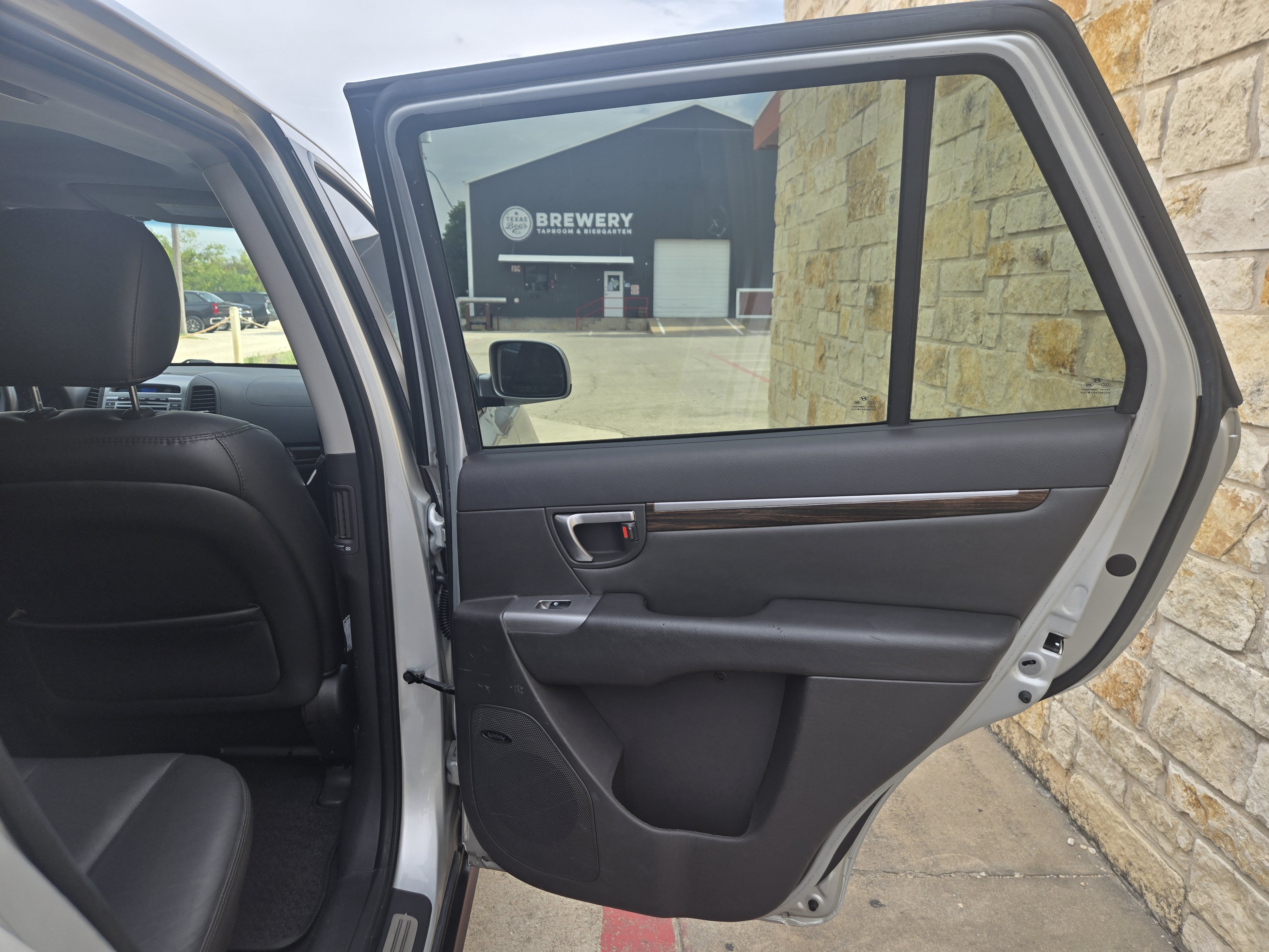 Used 2012 Hyundai Santa Fe Limited FWD image 10
