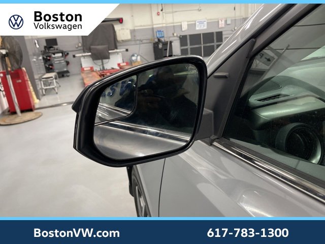 Used 2018 Toyota RAV4 LE image 8