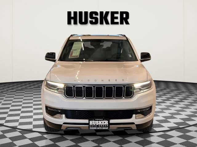 Used 2023 Jeep Wagoneer Series III w/ Premium Group I AWD/4WD image 3