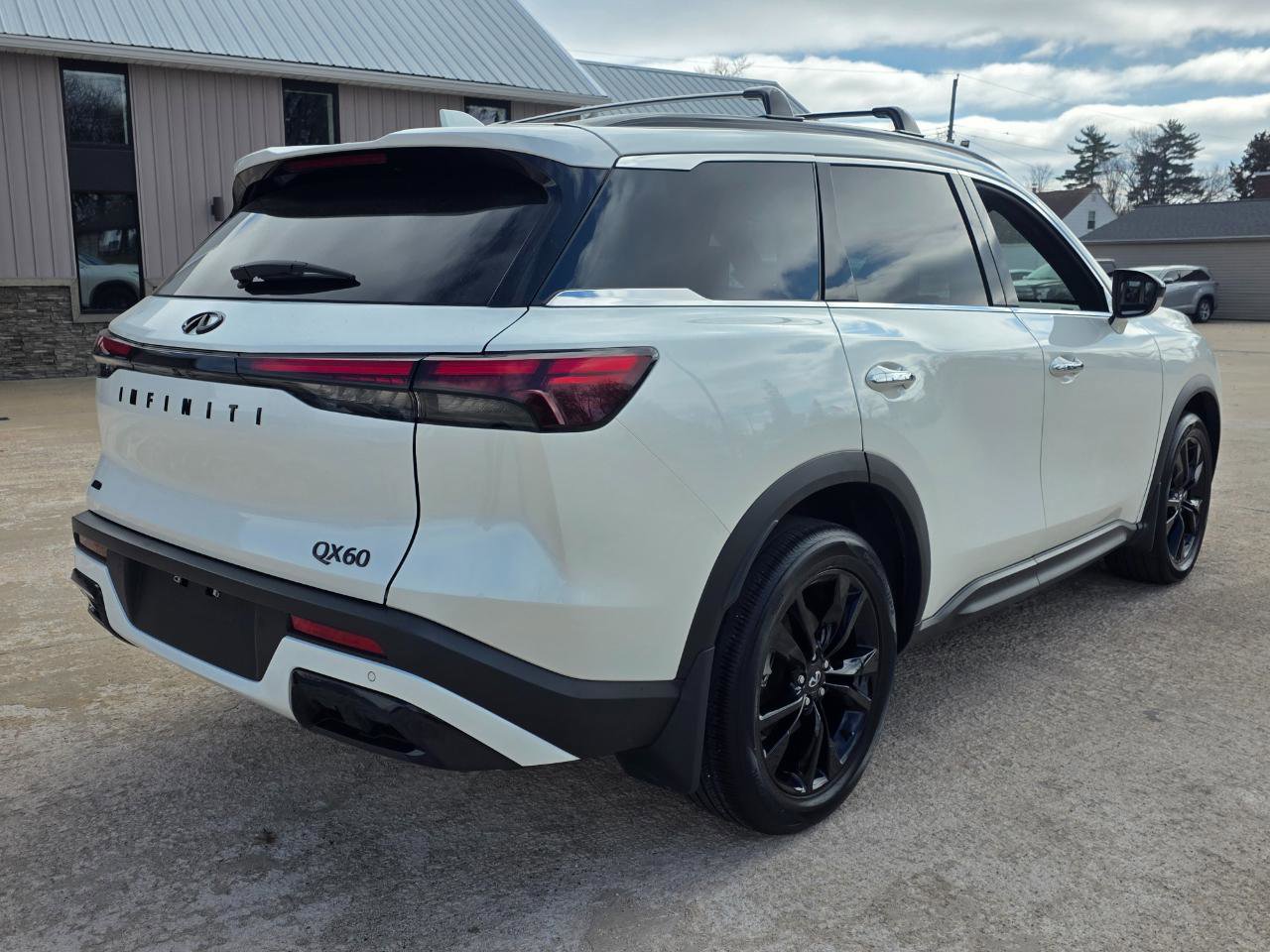 Used 2025 INFINITI QX60 Luxe w/ Black Edition image 22