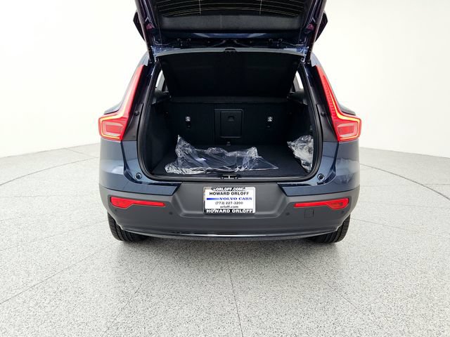 New 2026 Volvo XC40 B4 Plus w/ Climate Package FWD image 15