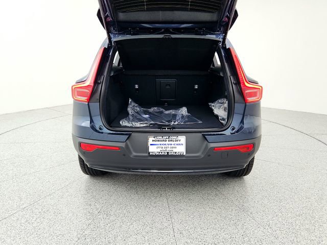 New 2026 Volvo XC40 B4 Plus w/ Climate Package image 15
