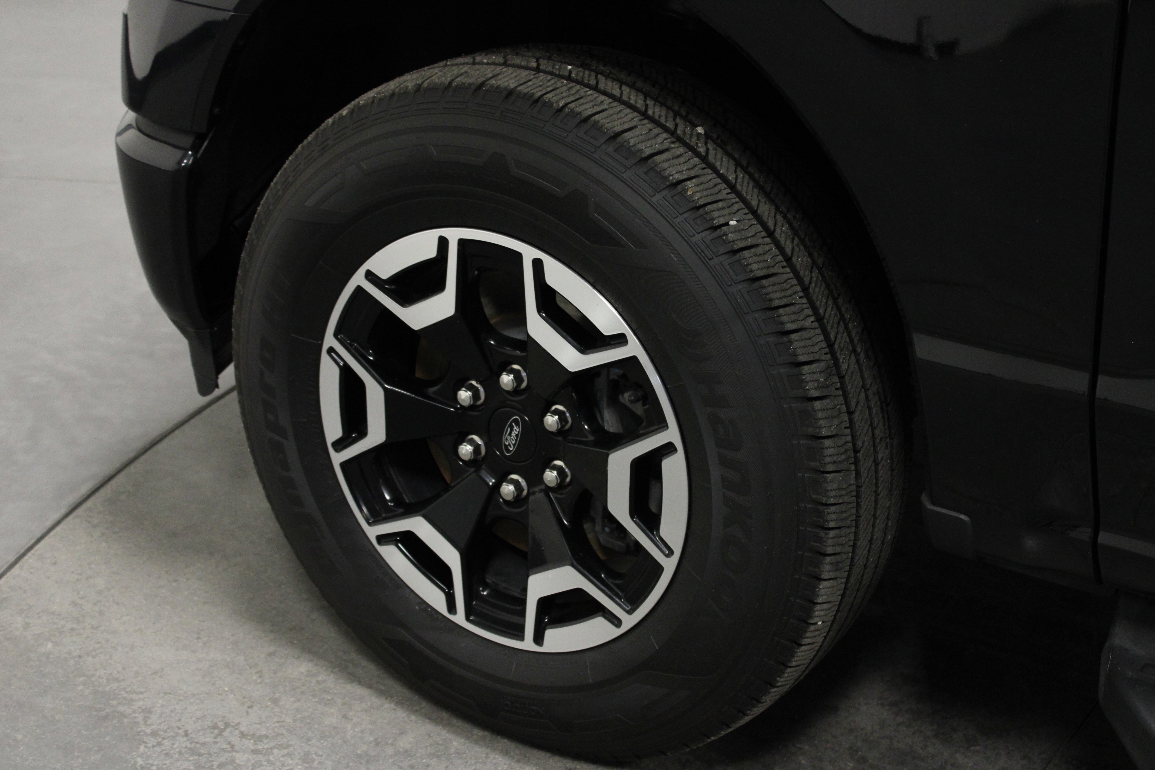 Used 2023 Ford F150 Lightning XLT image 10