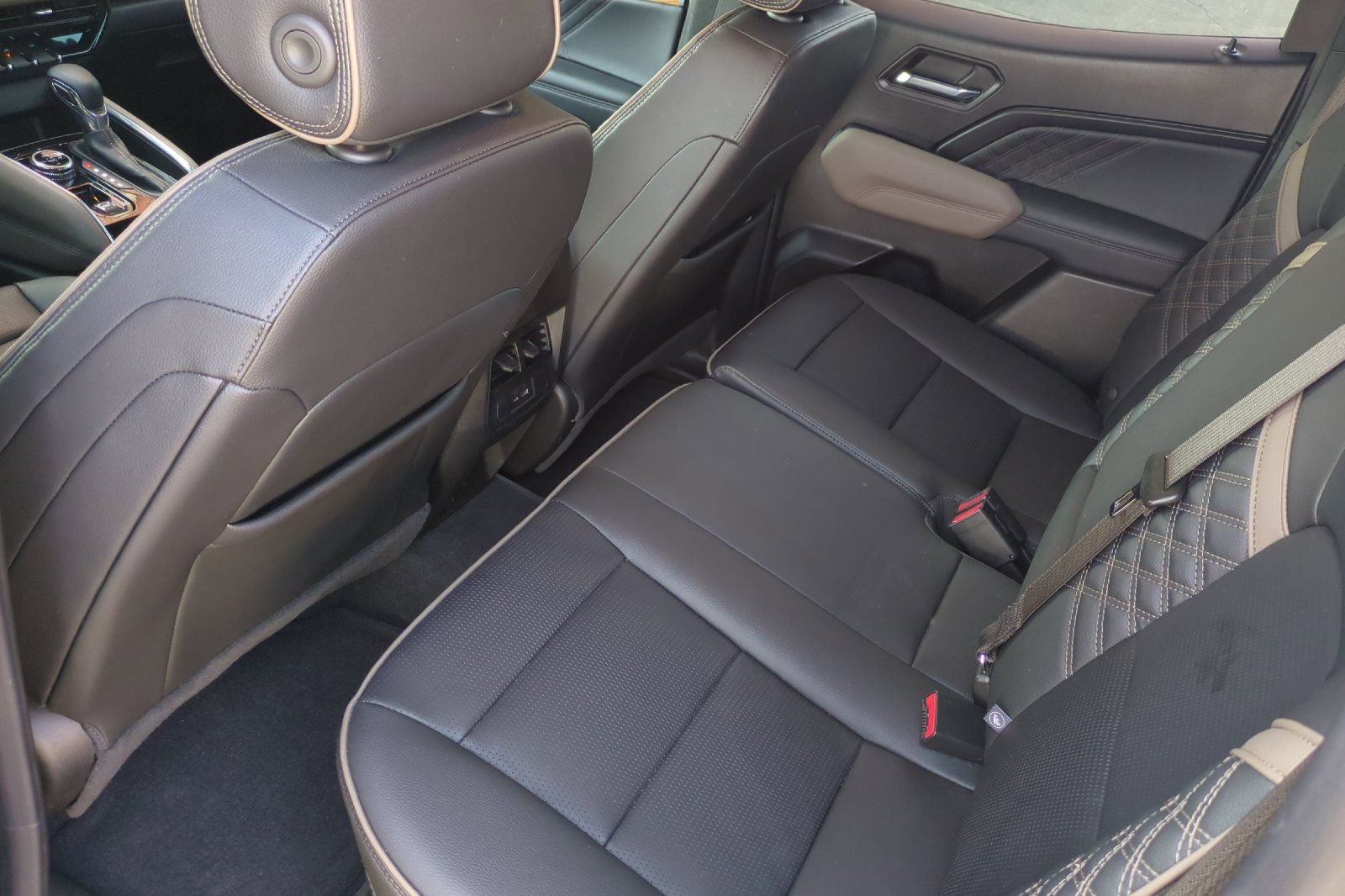 Used 2023 GMC Canyon Denali AWD/4WD image 13