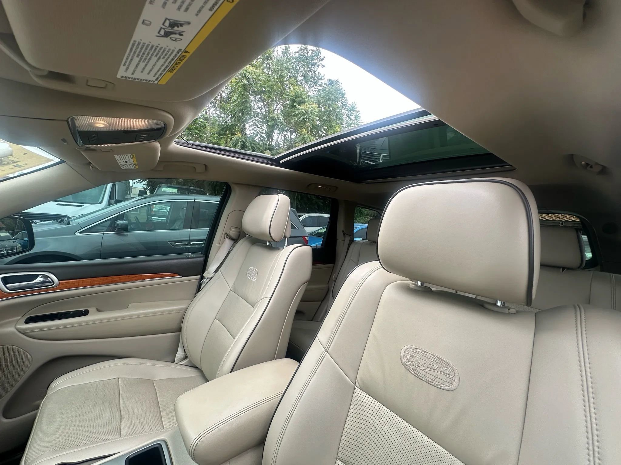 Used 2011 Jeep Grand Cherokee Overland w/ Trailer Tow Group IV image 39