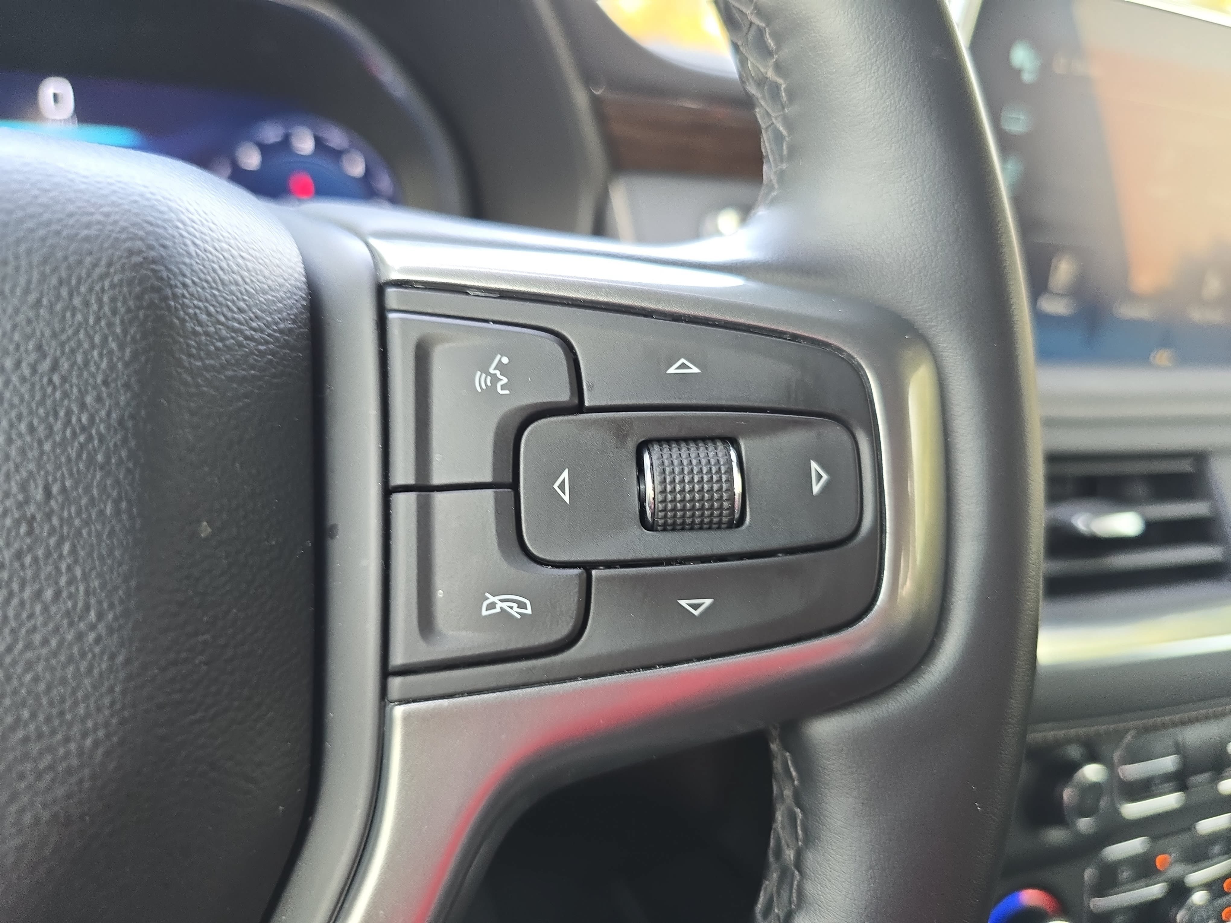 Used 2024 Chevrolet Tahoe Premier AWD/4WD image 19