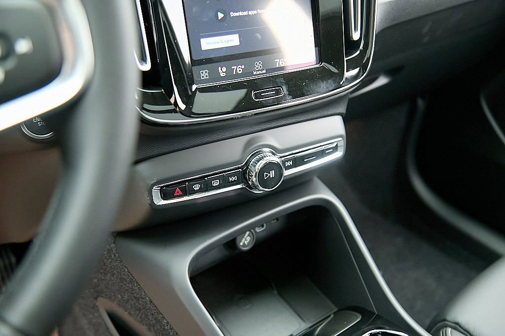 New 2026 Volvo XC40 B5 Plus w/ Climate Package image 16