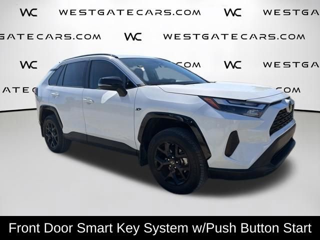 Used 2025 Toyota RAV4 XLE w/ Convenience Package FWD image 4