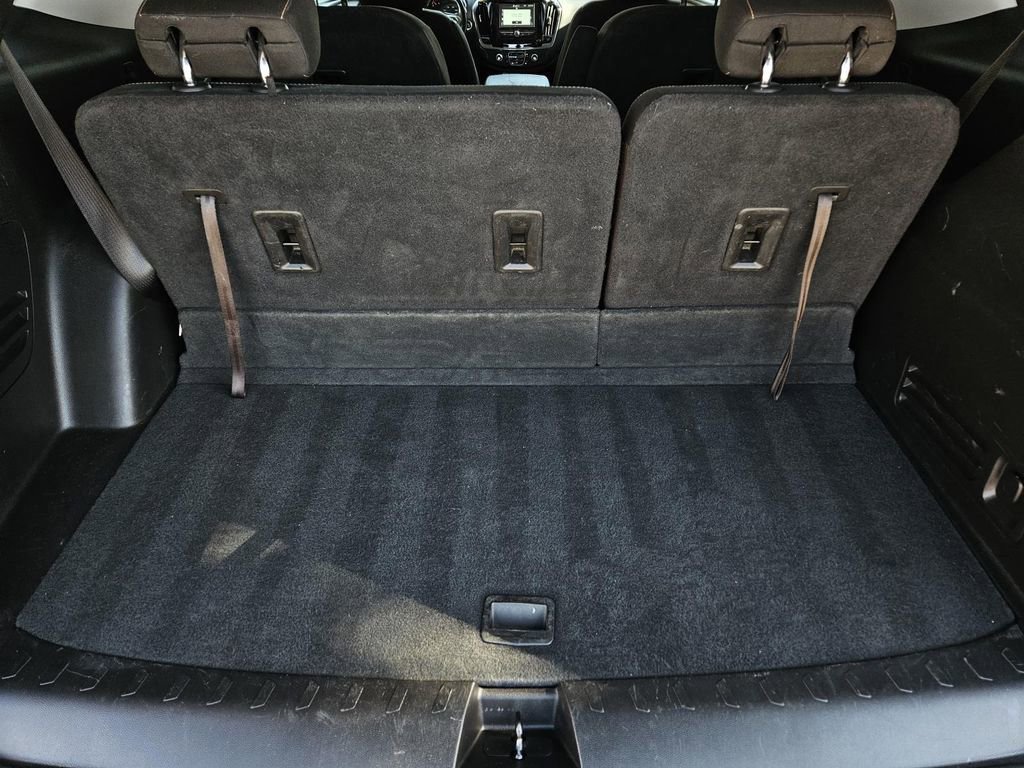 Used 2018 Chevrolet Traverse LT image 11