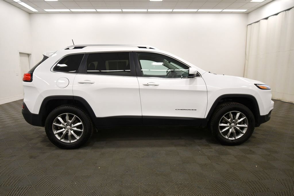Used 2017 Jeep Cherokee Limited image 9