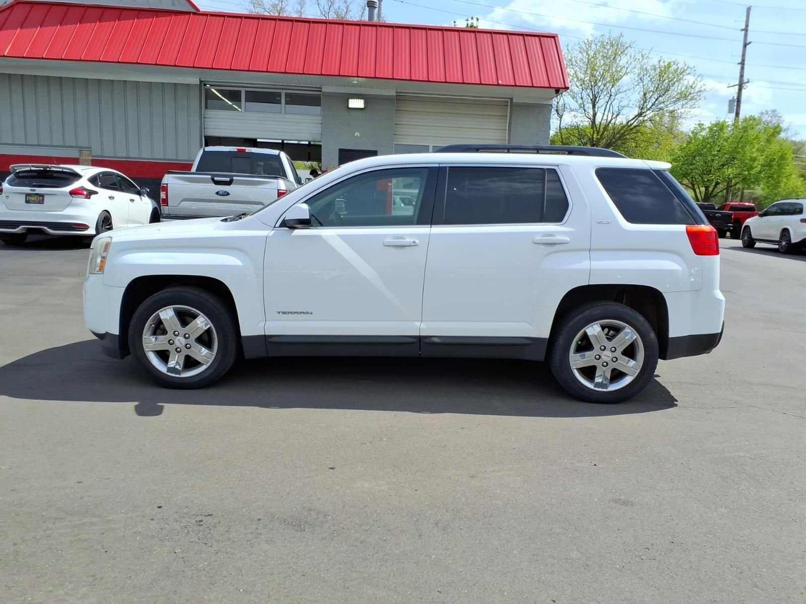 Used 2013 GMC Terrain SLT AWD/4WD image 2