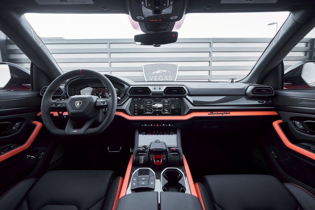 Used 2025 Lamborghini Urus SE image 52