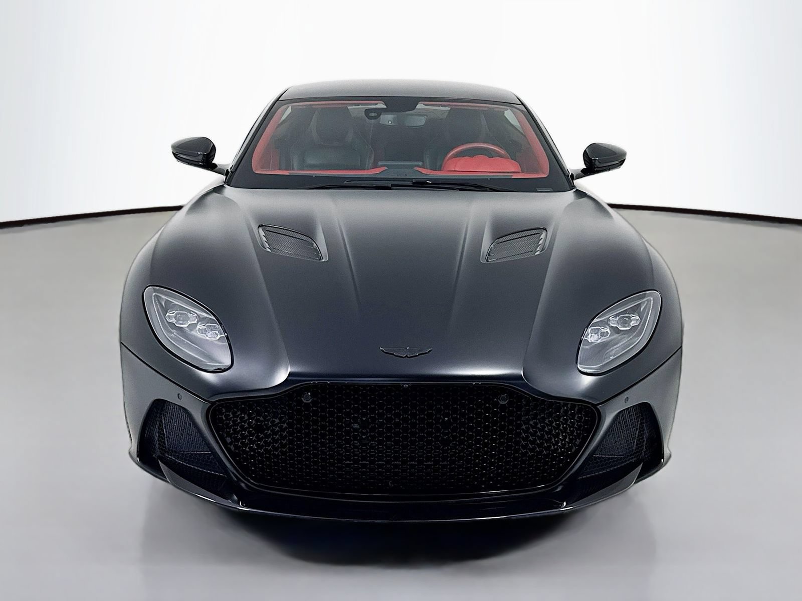 Used 2023 Aston Martin DBS Coupe RWD image 2