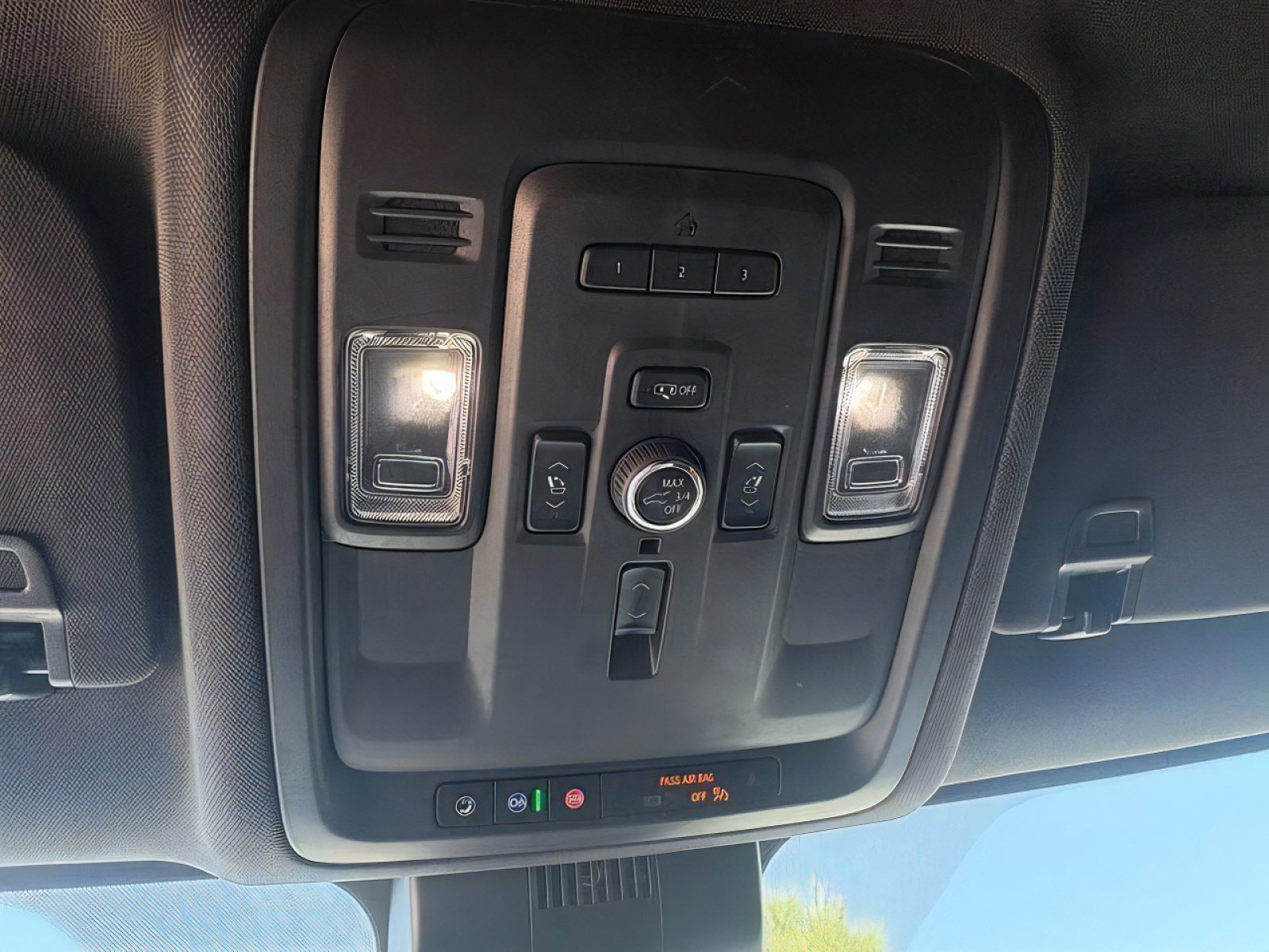 Used 2023 Chevrolet Suburban Premier AWD/4WD image 30