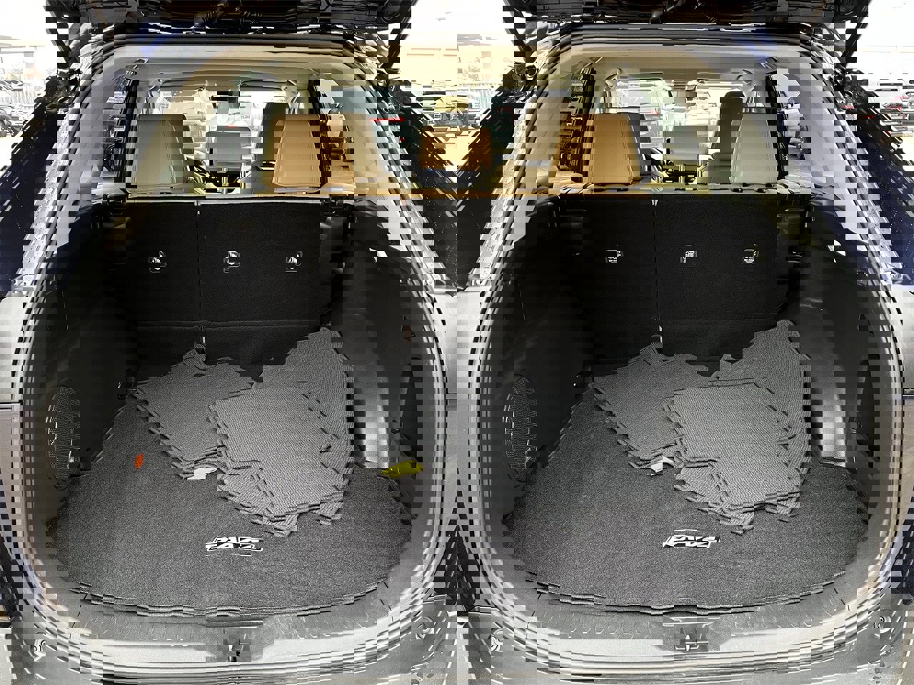 Used 2023 Toyota RAV4 XLE Premium image 29