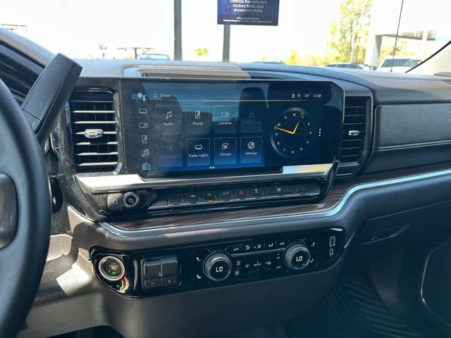 Used 2025 Chevrolet Silverado 1500 LT AWD/4WD image 21