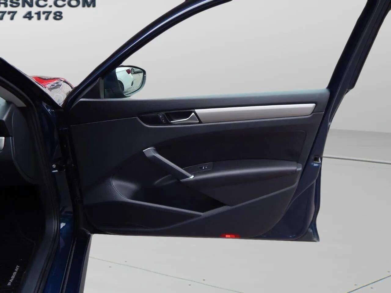 Used 2022 Volkswagen Passat 2.0T SE image 18