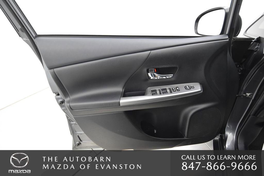 Used 2016 Toyota Prius V Five image 27