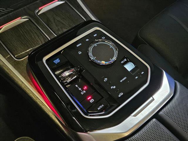 Used 2025 BMW i7 xDrive60 image 11