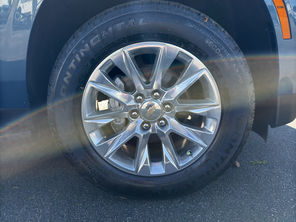 Used 2025 Chevrolet Suburban Premier image 37