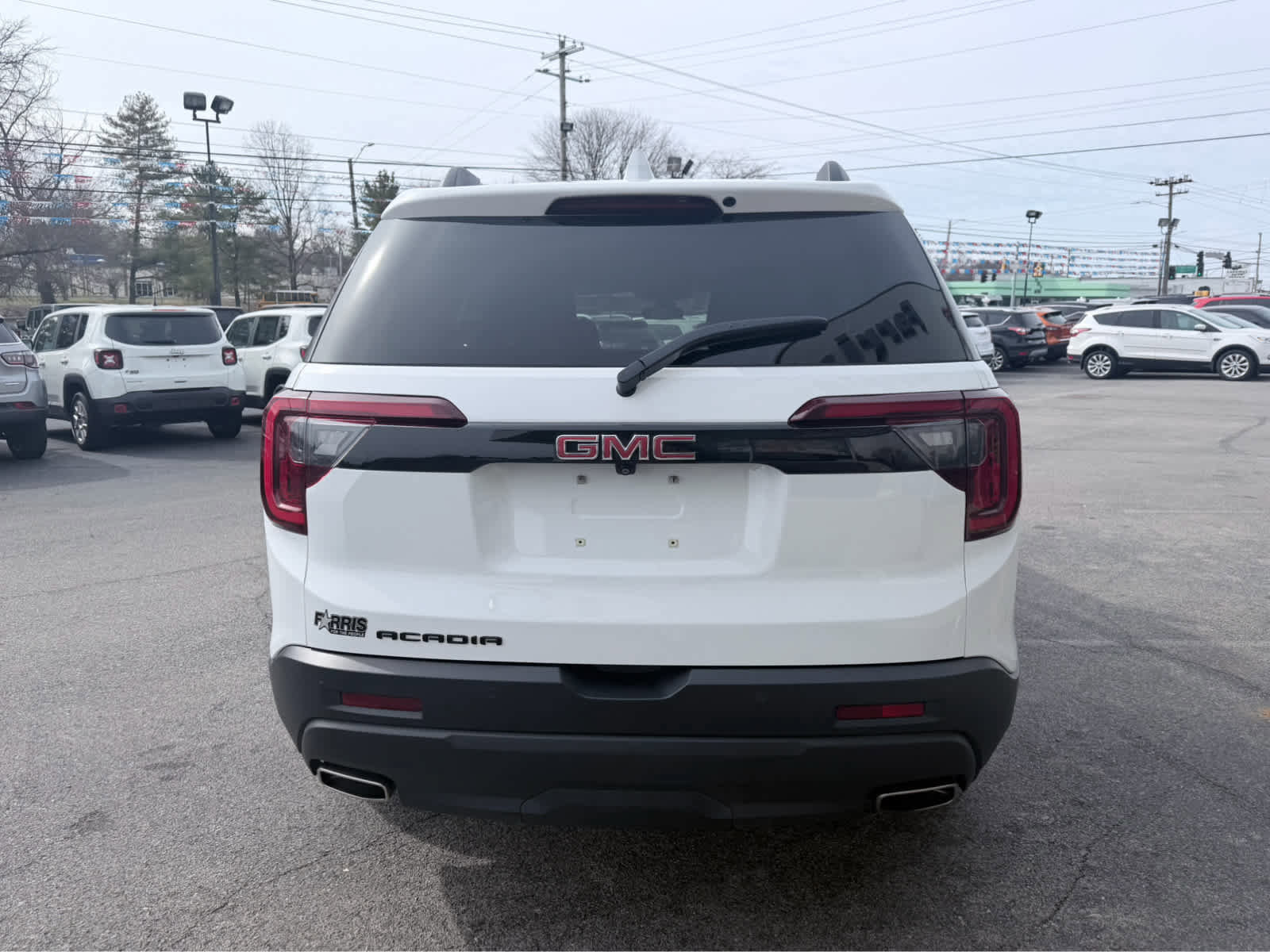 Used 2022 GMC Acadia SLE w/ Driver Convenience Package image 9