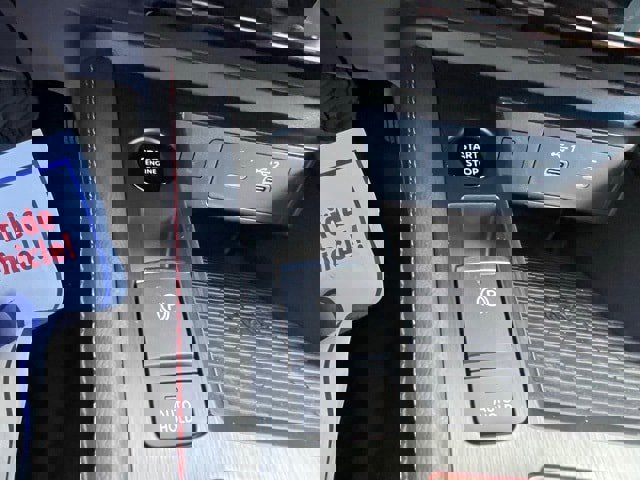 New 2025 Nissan Kicks SR image 29