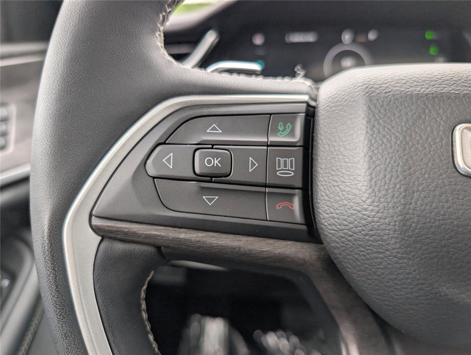 Used 2023 Jeep Grand Cherokee 4WD 4xe image 25