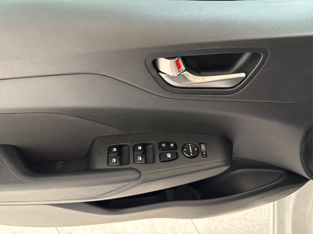 Used 2022 Hyundai Accent SE FWD image 33