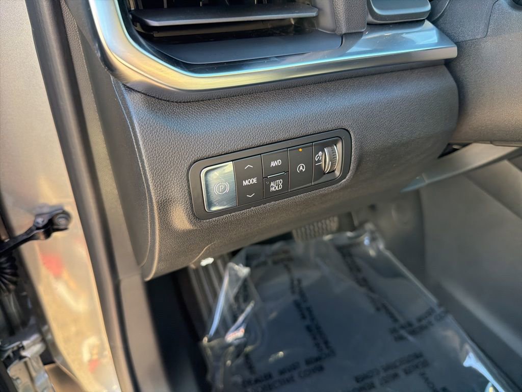 New 2026 GMC Terrain Denali w/ LPO, Black Badging Package AWD/4WD image 17