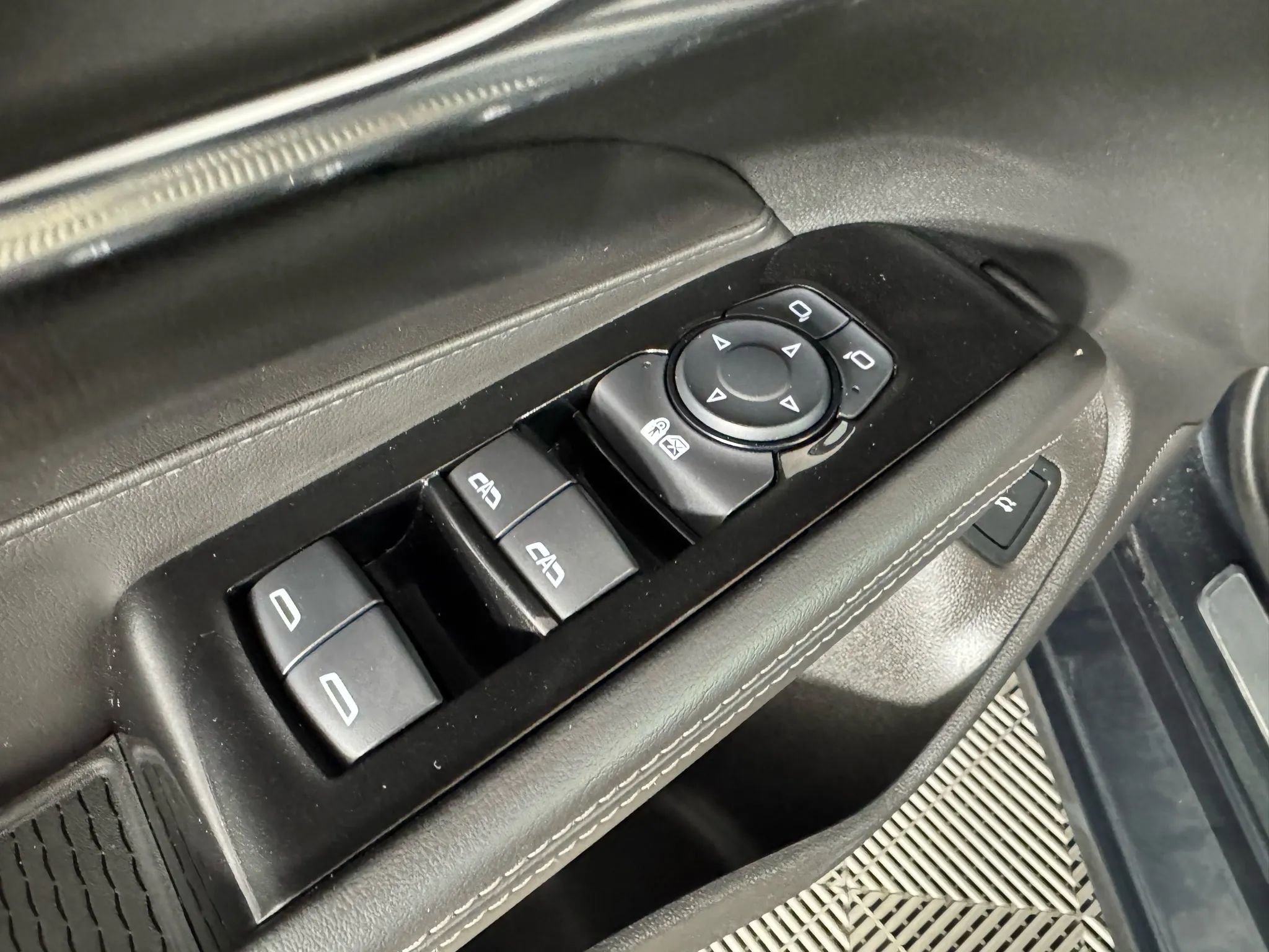 Used 2022 Cadillac CT4 Luxury w/ Sun And Sound Package AWD/4WD image 42