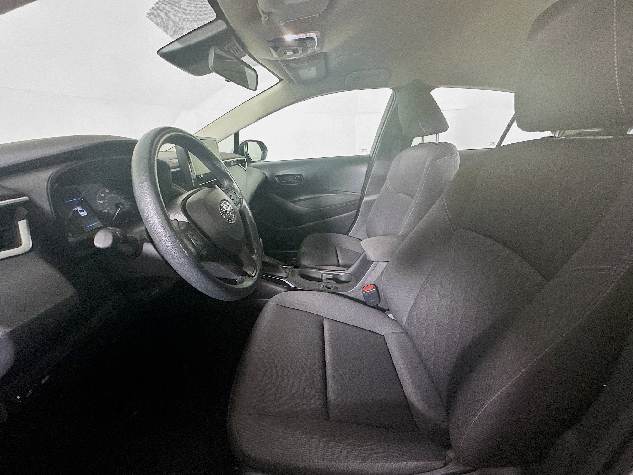 Used 2025 Toyota Corolla LE image 13