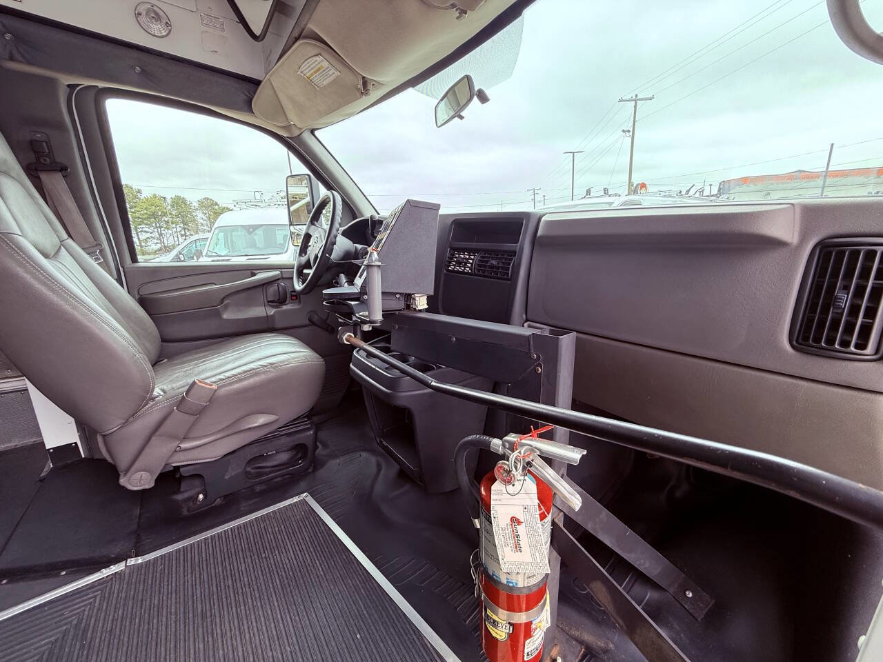 Used 2006 Chevrolet Express 3500 w/ School Bus Package image 11