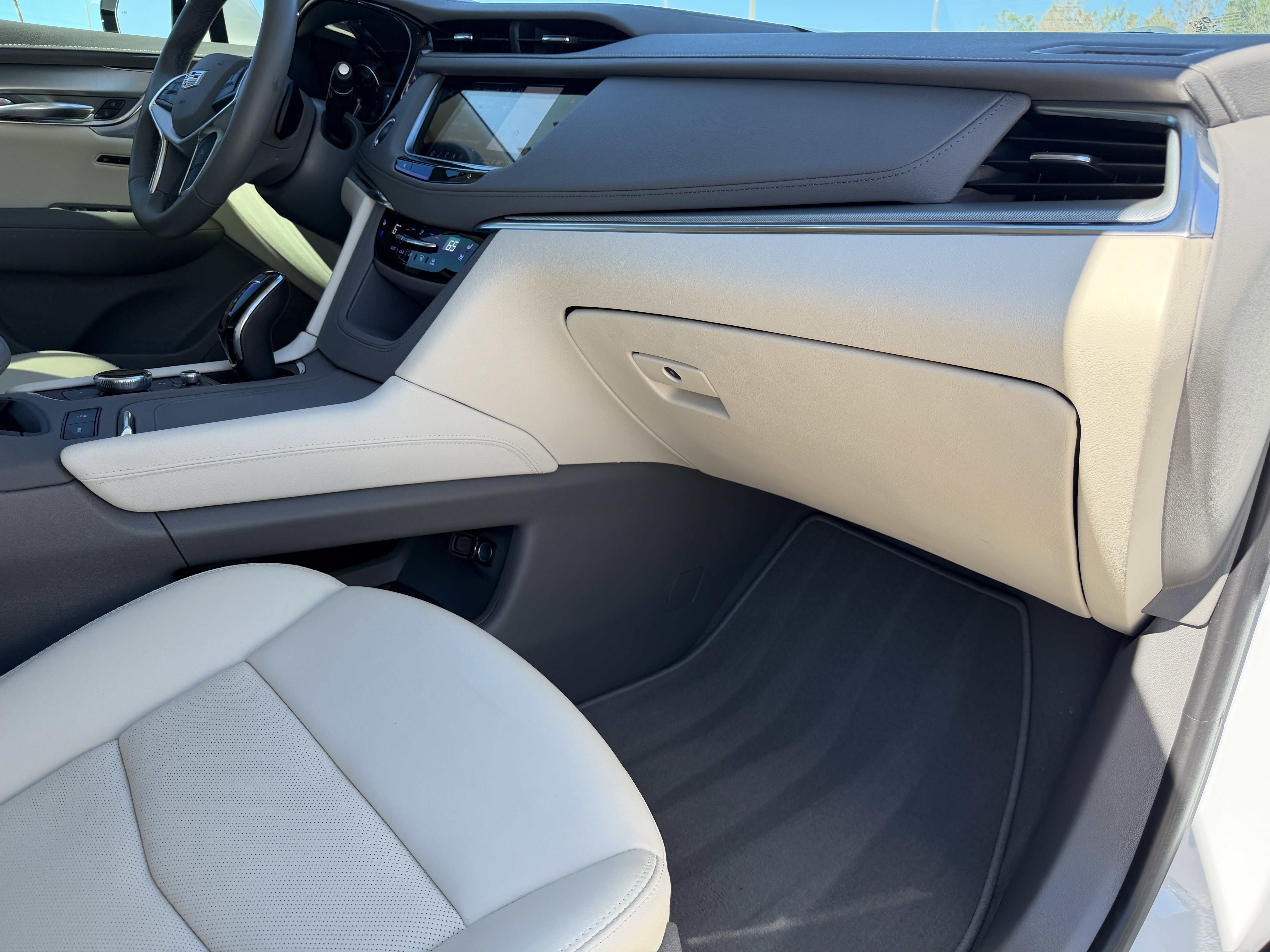 Certified 2022 Cadillac XT5 Premium Luxury image 12