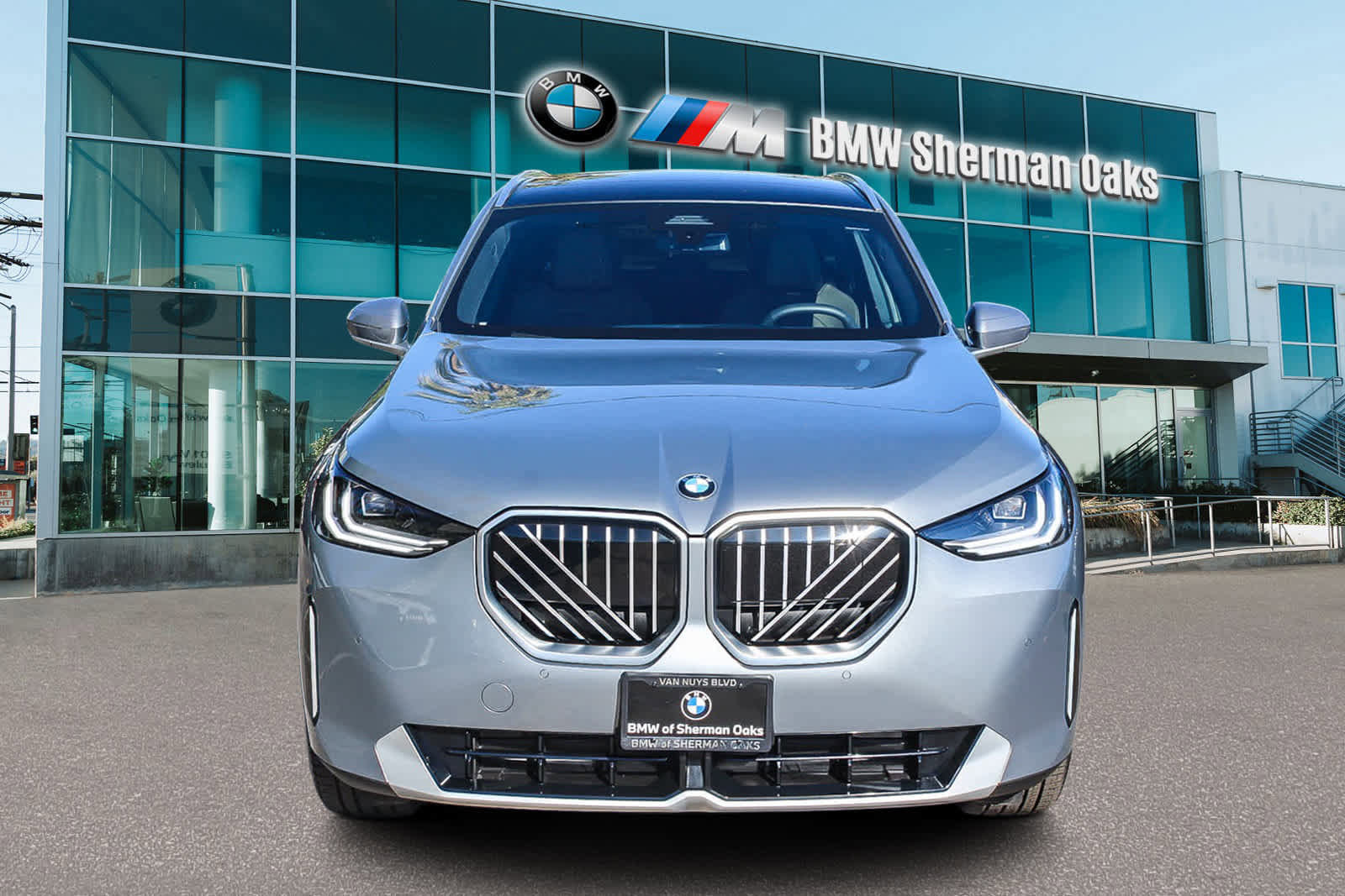 Used 2025 BMW X3 xDrive30i w/ Convenience Package image 2