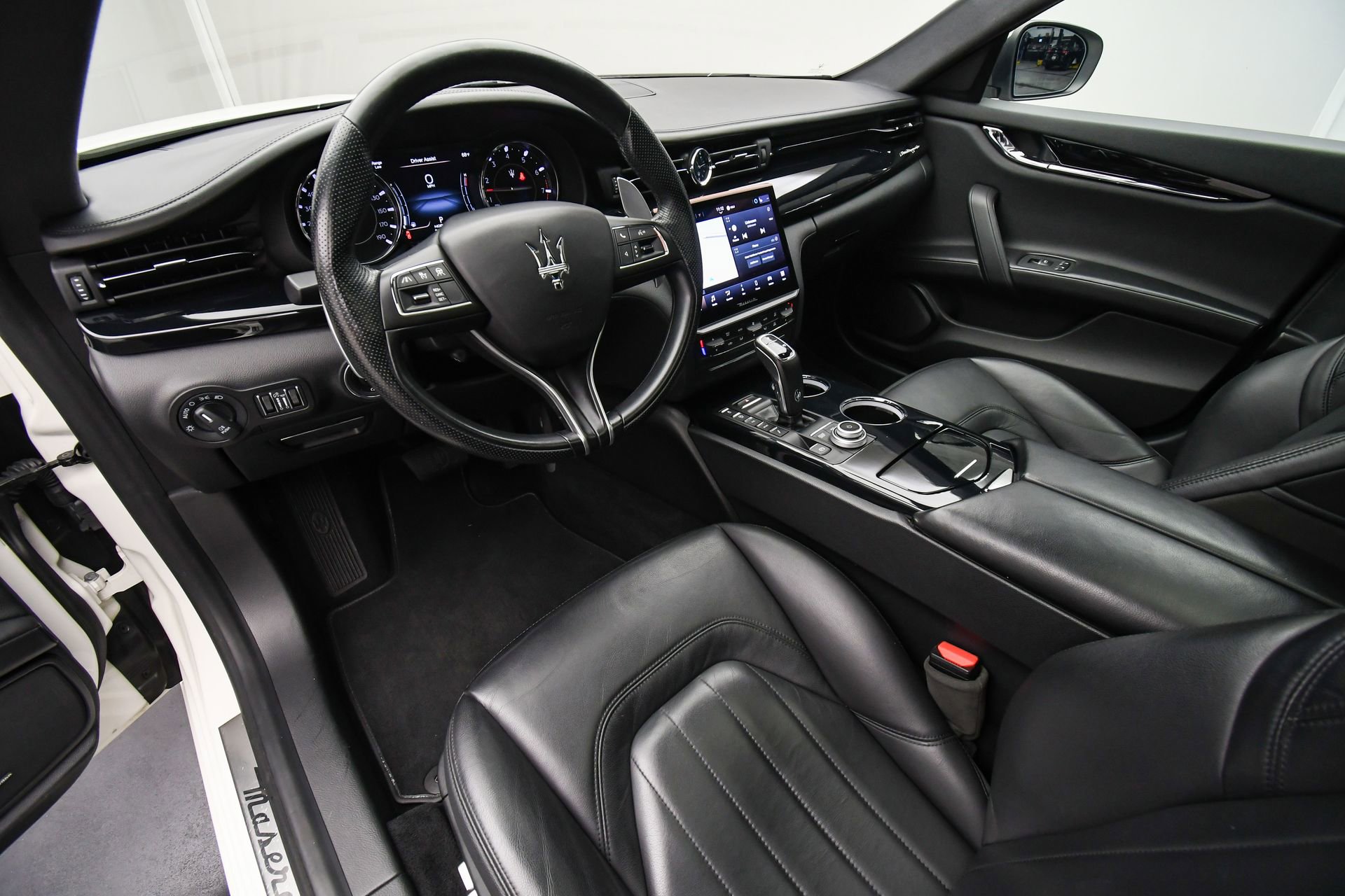 Used 2022 Maserati Quattroporte Modena Q4 image 11