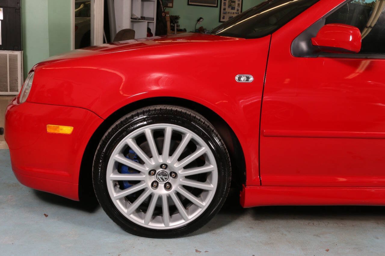 Used 2004 Volkswagen R32 AWD/4WD image 32
