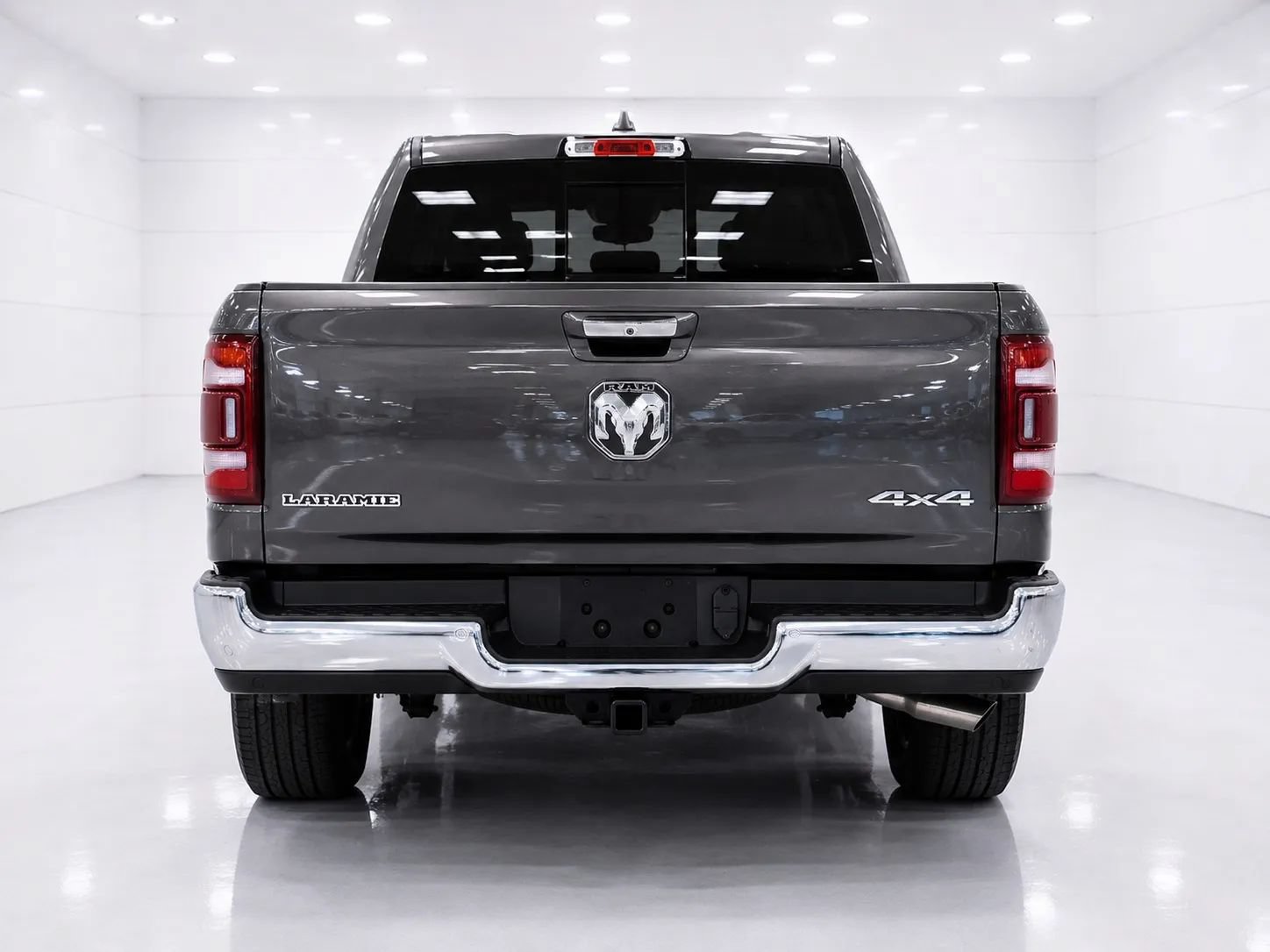 Used 2019 RAM 1500 Laramie AWD/4WD image 4