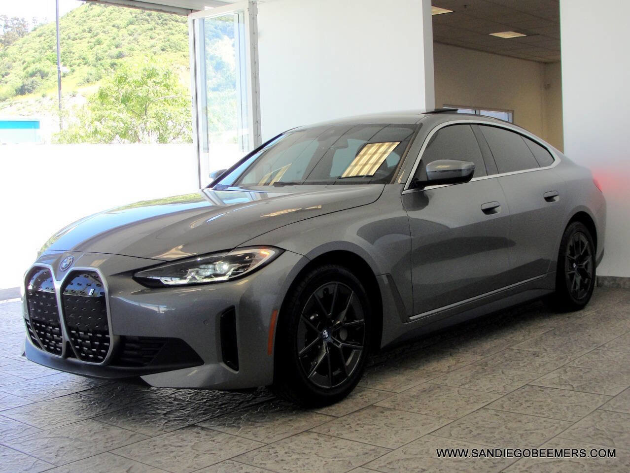 Used 2023 BMW i4 eDrive40 image 18